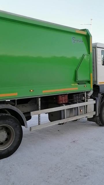 Разгрузка Мусоровозы MAN
Каждый день население Земли производит несколько миллионов тонн мусора. смотреть онлайн