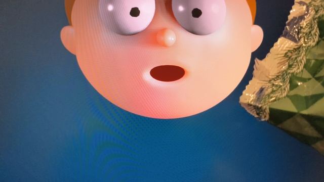 Мальчик нюхает хлебцы🤣👍