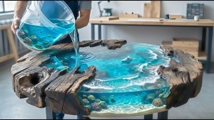 Очень красивый стол получился из гнилого дерева, рыбы и эпоксидной смолы. Декор своими руками