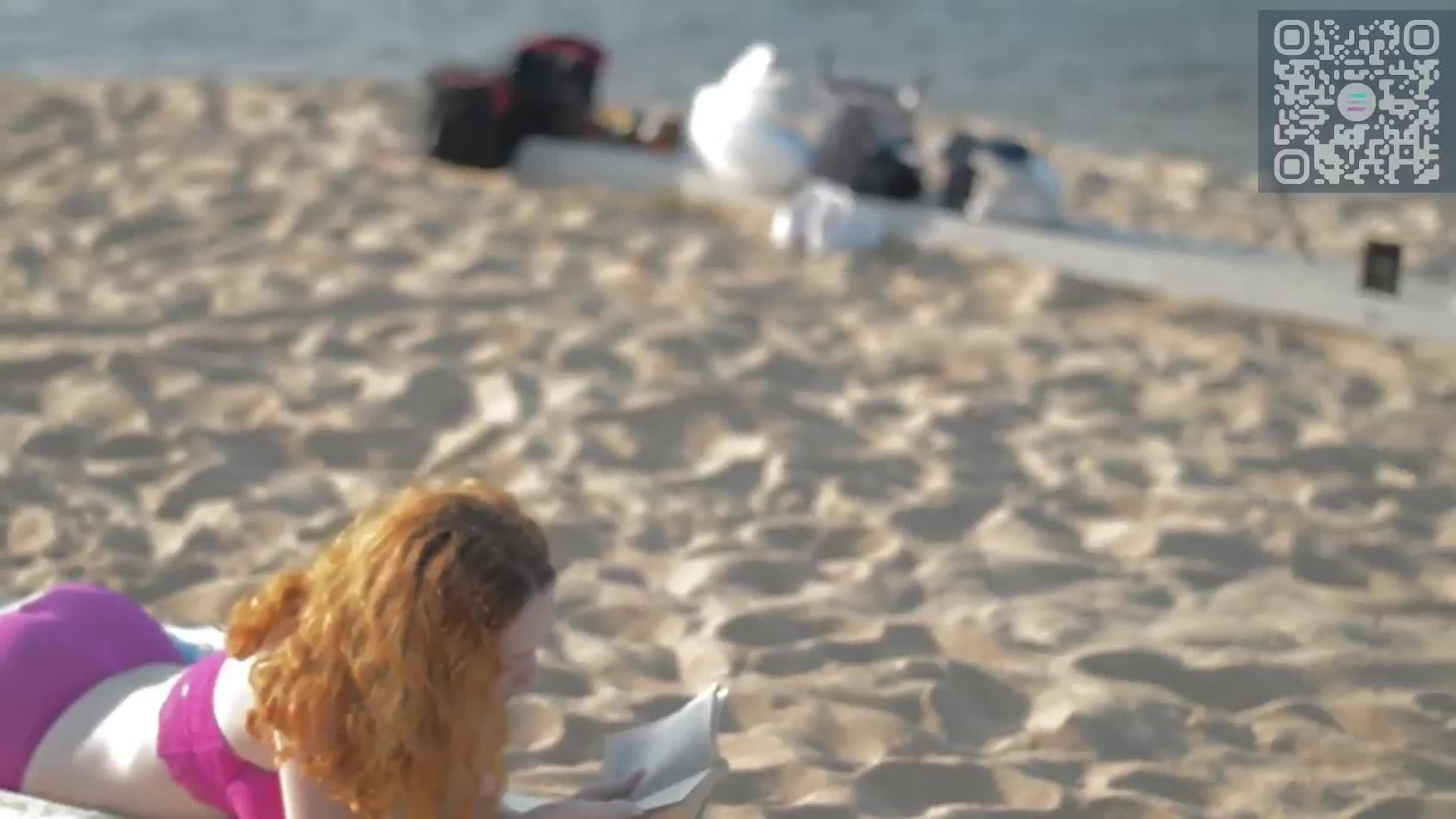 Девушка загорает.Эротика смотреть онлайн