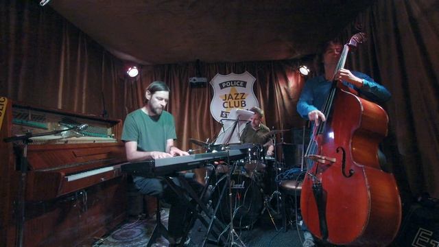 Alexeev, Phil and Schwarz at the gig смотреть онлайн