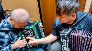 Рождественский урок на гармони 3 аккорда 300 песен  Две гармони 301 и куликово поле