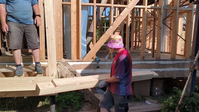 Сборка колонн, ригелей и балок в каркасном доме