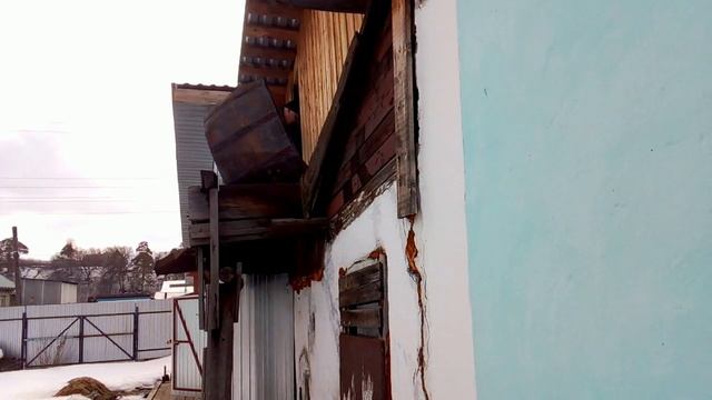 Начало большой работы. Разбираю крышу на старой бане. смотреть онлайн