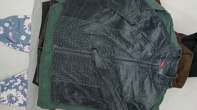 39303 ПРОДАН Толстовки микс, 52пак, AR8, секонд (extra) оптом смотреть онлайн