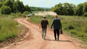 Братья по обмену. Банда на джипе гонятся за девушкой и ее парнем. На помощь пришел Лобан