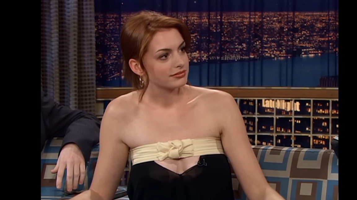 Энн Хэтэуэй в «Дневниках принцессы» | «Поздняя ночь с Конаном О’Брайеном» смотреть онлайн