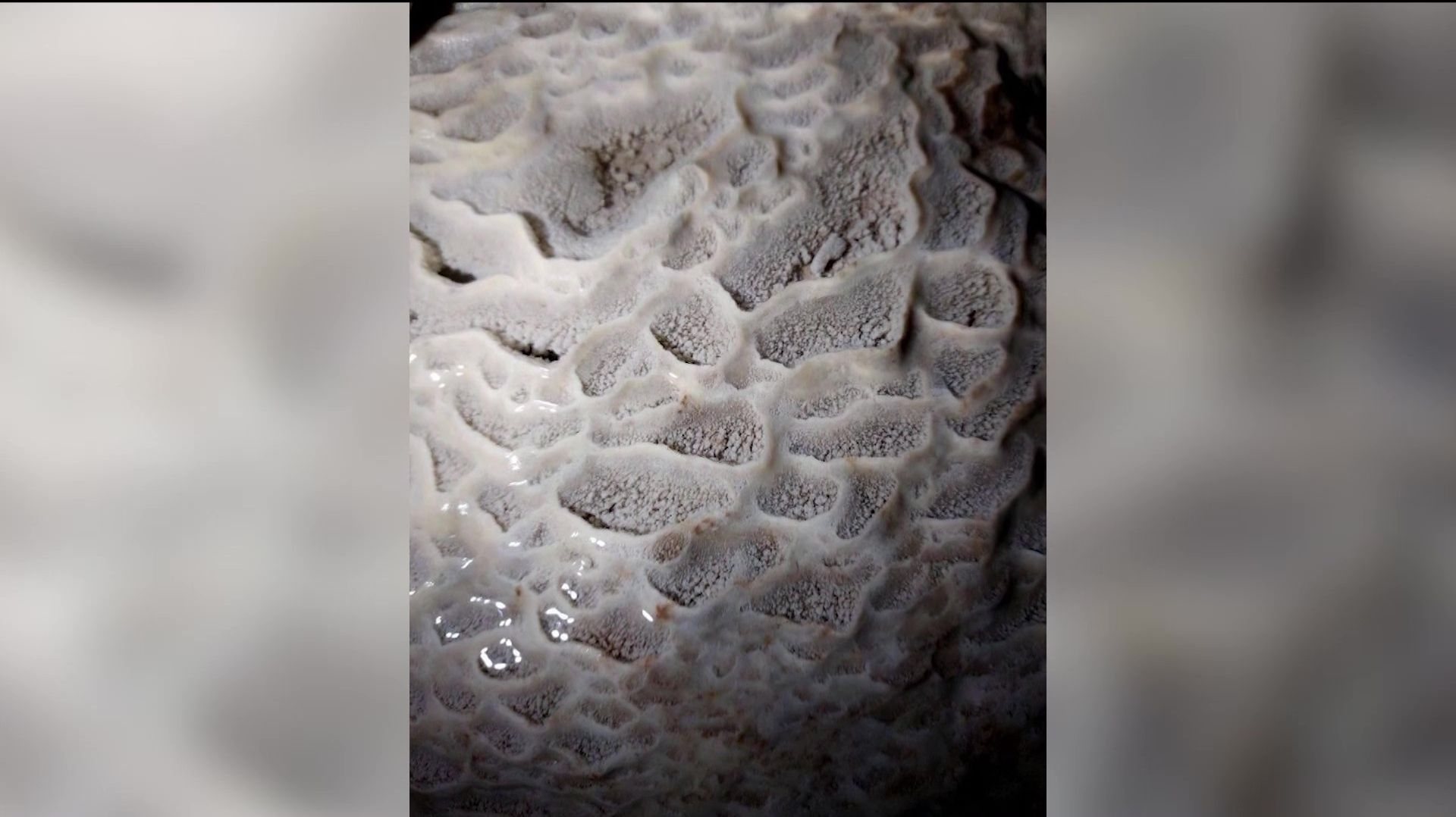 Вода рисует шедевры в пещере Шульган-Таш смотреть онлайн