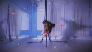 Выступление Альбины! Воздушная акробатика и Pole Dance в Измайлово (Первомайская, ВАО, Москва).