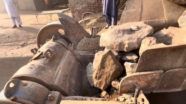 Большая щековая дробилка в действии | Мощные звуки ASMR для дробления камня