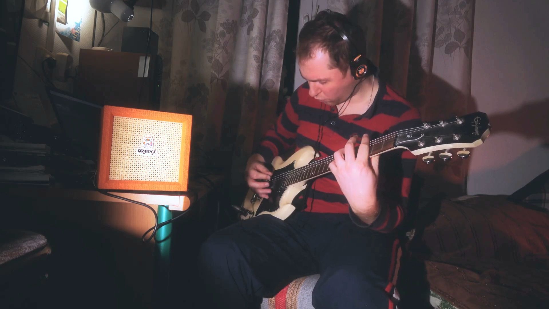 Импровизация на даче, Epiphone g310, mooer pe100, orange mini crush, zoom h4e смотреть онлайн