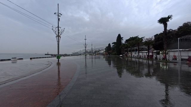 Дождливая прогулка по Ялте смотреть онлайн