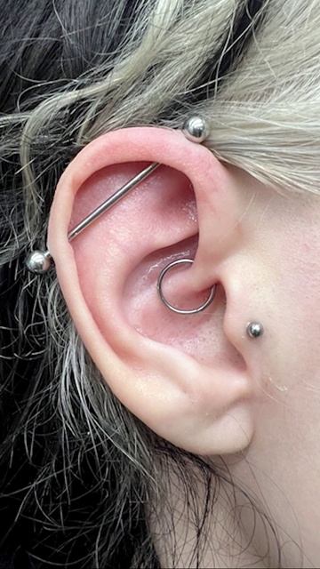 Мастер Пирсинга Сильвия январь 26 смотреть онлайн