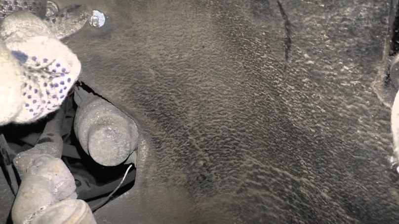 Замена моторчика и трапеции дворников на Приоре