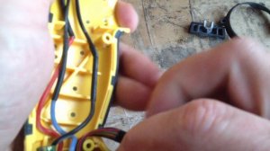 шуруповерт из-под dewalt, не включается