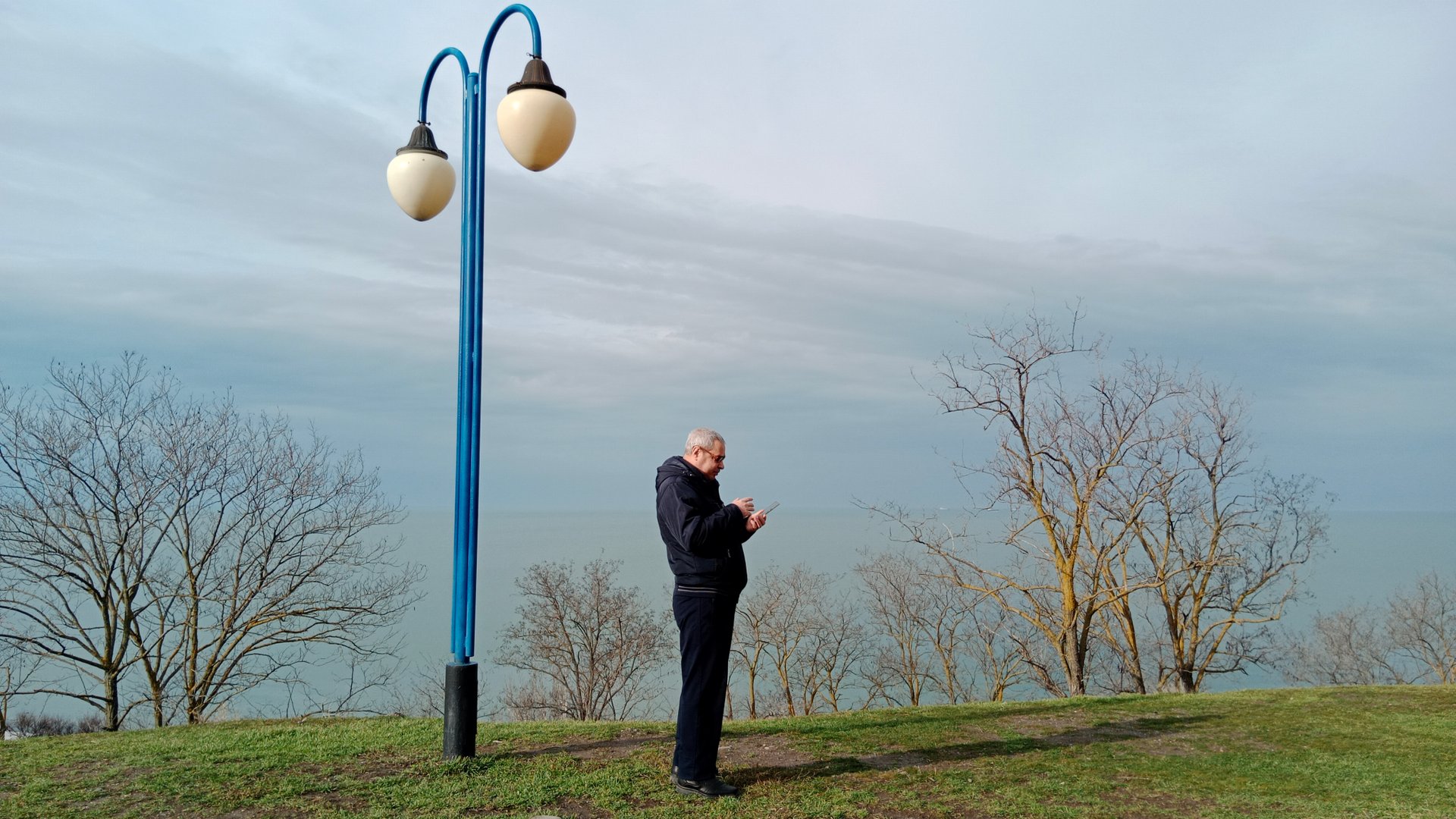 8 января в Ейске зимняя весна +13☀️ Прогулка у моря 🌊поговорим о разном смотреть онлайн
