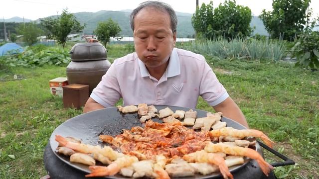 Креветки со свиной грудинкой,приготовленные на гриле Мукбанг Mukbang смотреть онлайн