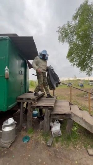 Последствия сильного ветра на пасеке. ТРАКТОР остался целый. Ждём погоды для облёта. #bee#Hurricane#
