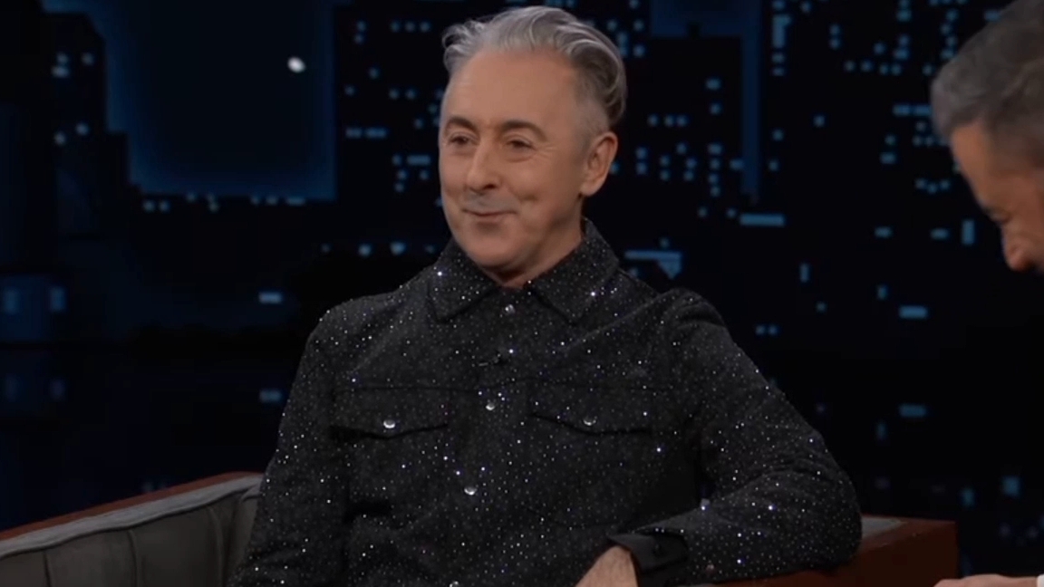 Алан Камминг о том, как было больно снимать «Мстителей: Финал» с Педро Паскалем, и Донна Келси смотреть онлайн