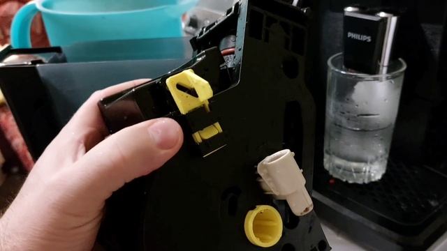 Philips EP1200/00. Кофемашина.
Полная промывка системы от накипи, с помощью спец раствора. смотреть онлайн