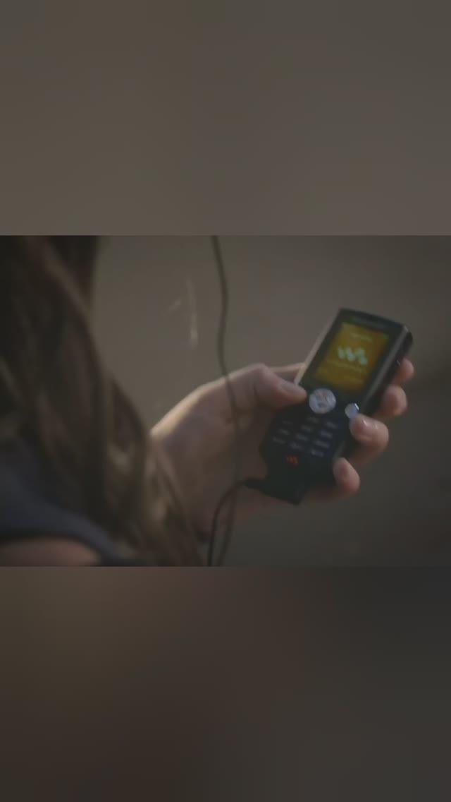 Старая реклама кнопочного телефона Sony Ericsson w810i смотреть онлайн