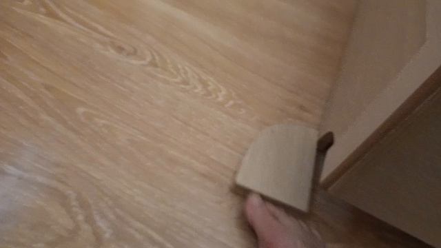 Ломаем пальцы на ногах об угол кровати смотреть онлайн