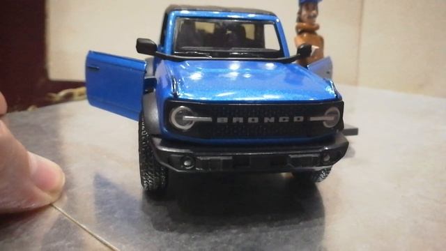 Модель автомобиля Форд Бронко 2DR