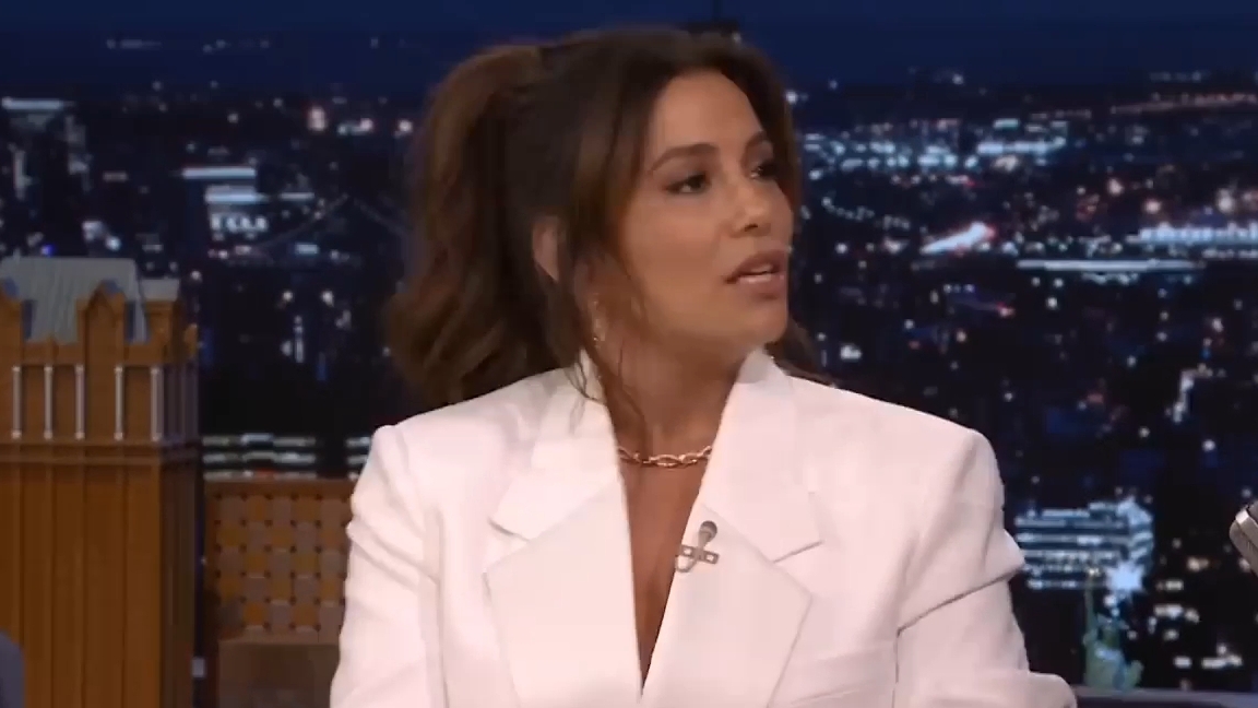 Ева Лонгория рассказывает о волнительной встрече с Папой Римским и о роли в фильме «Земля женщин» смотреть онлайн