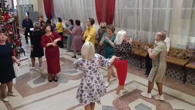 8 января.Это красное платье... смотреть онлайн