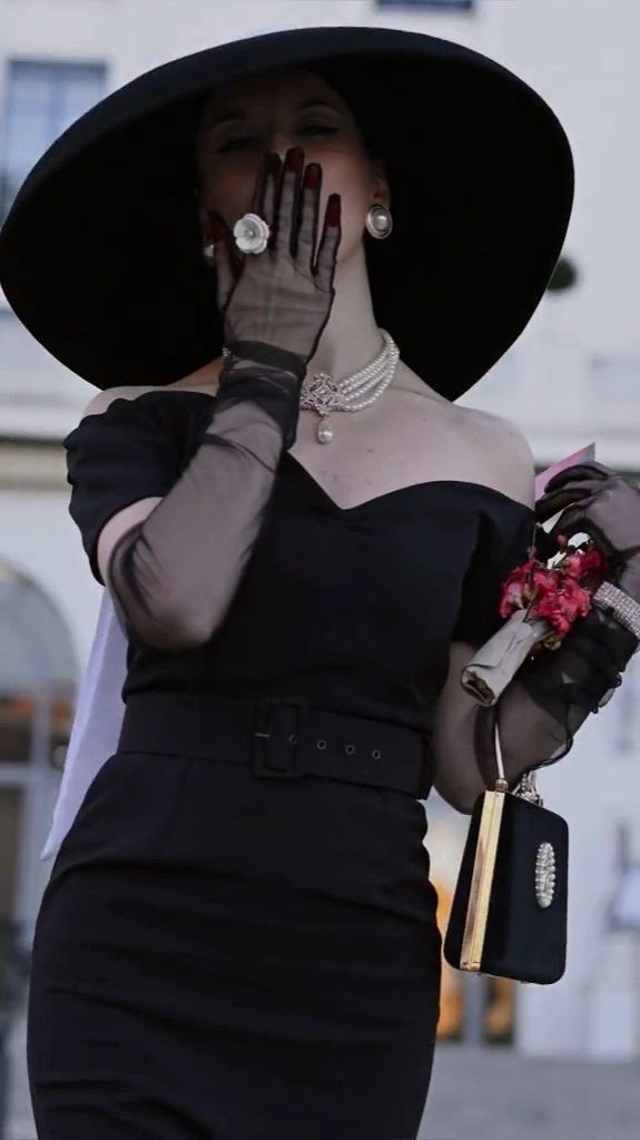 Пусть сегодня ты почувствуешь быть наедине с собой — это не одиночество, а роскошь. смотреть онлайн