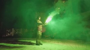 Зажигаем фейерверки на рождество 2026 Факелы огня, фонтаны и бенгальские огни. С рождеством !