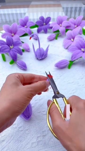 Лебеди из синельной проволоки