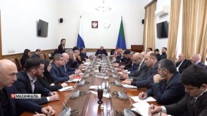 Абдулмуслим Абдулмуслимов  провел правительственное  совещание