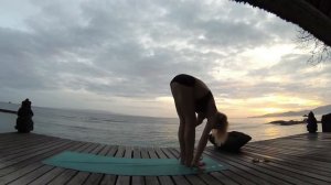 Земкова Ольга. 10 МИНУТ ЙОГИ ВОЗЛЕ ОКЕАНА средний уровень!