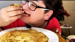 МУКБАНГ/ Блинов таких могу съесть килограмм! Кушаю блины пп с селедочкой под шубоц