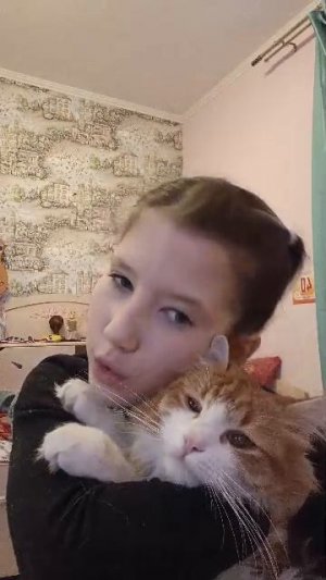 разговариваю  и за одно делаю алмазную мозаику