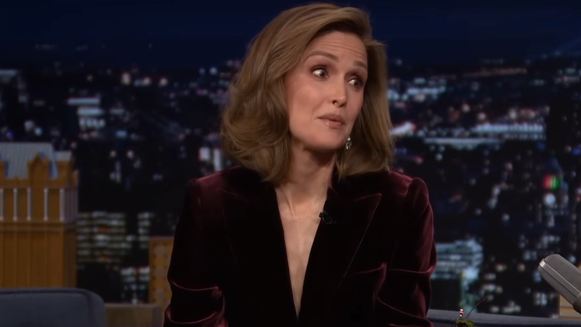 Роуз Бирн говорит: «Если бы у меня были ноги, я бы тебя пнула» и позволяет Джимми проверить её смотреть онлайн