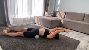 Валик. Как правильно лежать на валике. 5 минут в день.