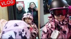 VLOG Алиса собирается в лагерь к своей крестной маме