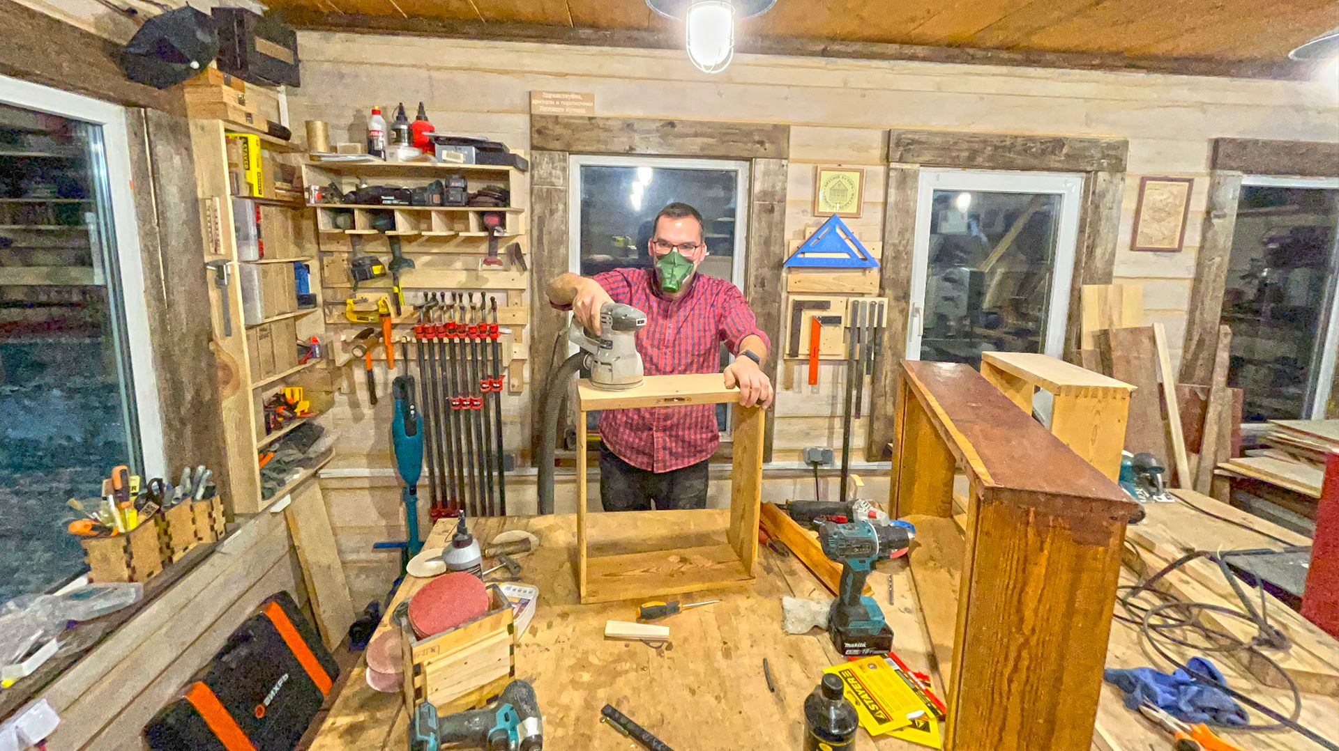 Возвращаю старую мебель к жизни. Год начался с ремонта комода смотреть онлайн