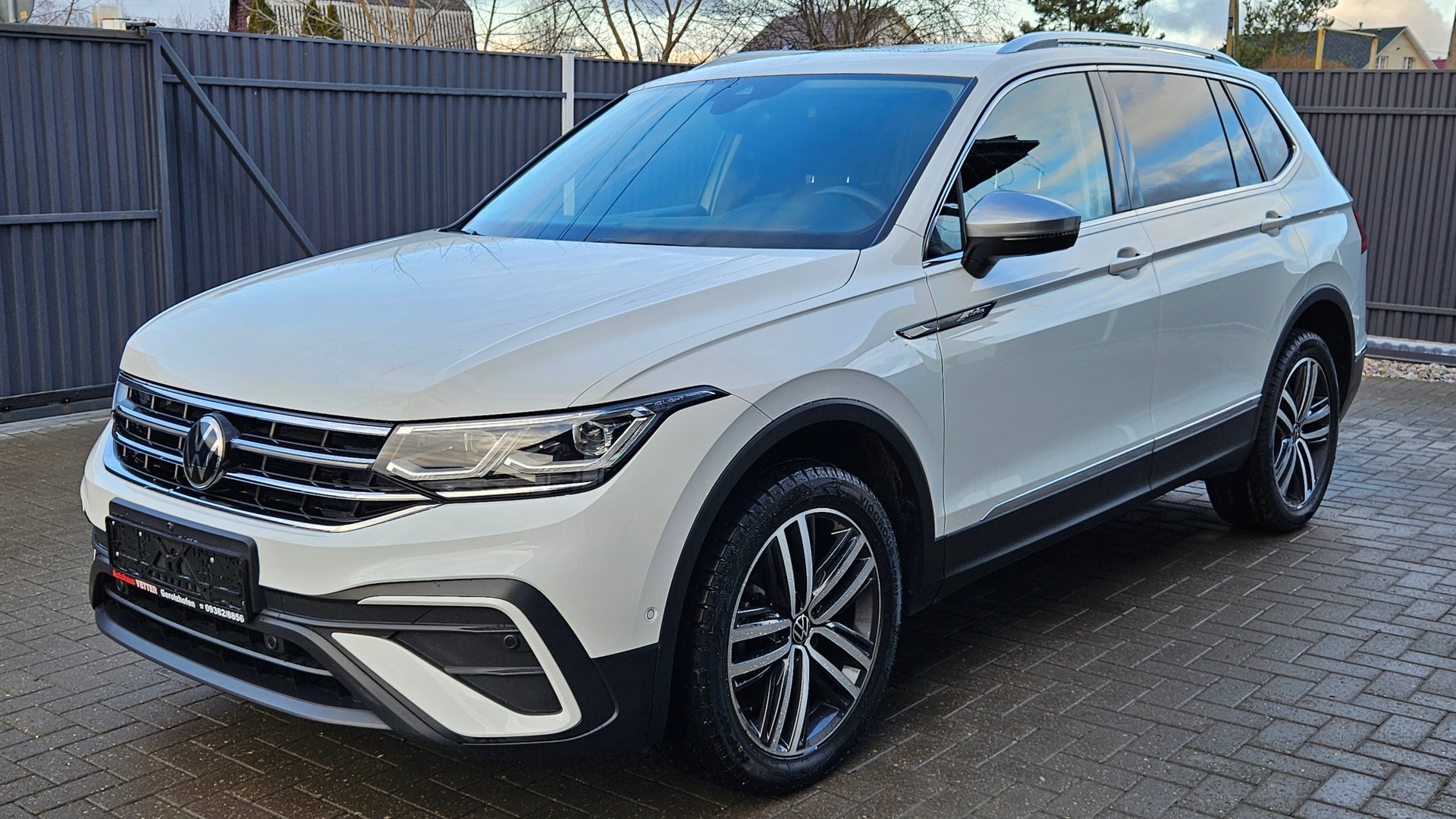VW Tiguan Allspace 2022! 1.5 TSi 150 hp DSG7 DQ381! Панорама, проекция, Webasto, IQ.Light, ACC, DCC! смотреть онлайн