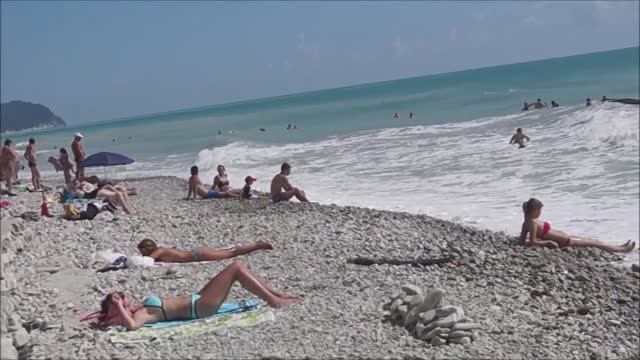 Геленджик.Дикий пляж Сосновка смотреть онлайн