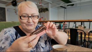 Домашний хлеб. Коврик. В кафе. Покупки.