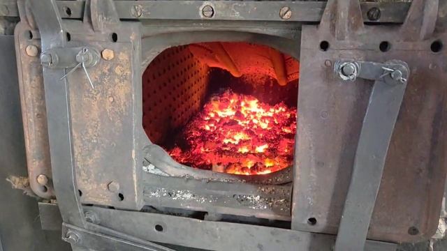 ТОПКА В ПАРОВОЗЕ смотреть онлайн