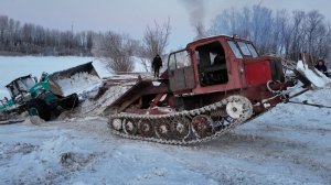 СОВЕТСКАЯ МОЩЬ ПРОТИВ СТИХИИ! Эвакуация трактора силами ТТ-4, МТЛБ, К-700, ТДТ-55  и ДТ-75.