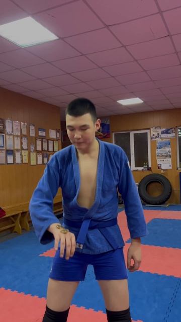 СЭНСЭЙ и золотые монеты!🤑 смотреть онлайн