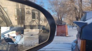 Параллельная парковка и парковка под 90 градусов между машинами в реальных условиях