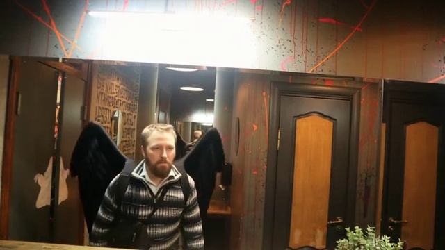 ЧИлАвИк Птицъ пАлИтел. Прикалываюсь с функцией Яндекс-бразузера по оживлению фото.