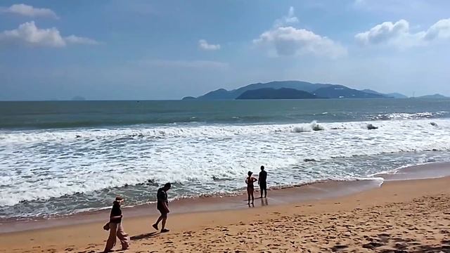 Погода в Нячанге сегодня 9 января — утром +22 и ветер, к обеду +25 и купаются! смотреть онлайн