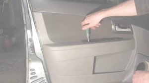 Как снять обшивку двери на Приоре